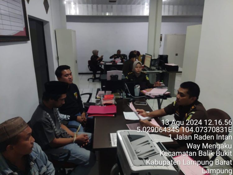 Polsek Sekincau Serahkan Kasus Pencurian ke Kejaksaan Negeri Lampung Barat