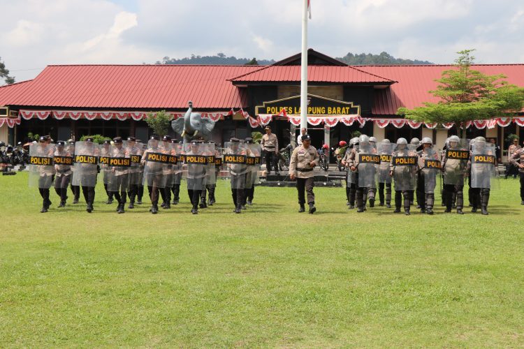 Wakapolres Lampung Barat Pimpin Latihan Dalmas Jelang Pilkada Serentak 2024