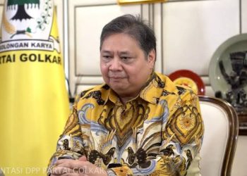 Canda Satire Airlangga Hartarto Menghibur Wartawan: “Hati-hati, Kursi Anda Bisa Hilang