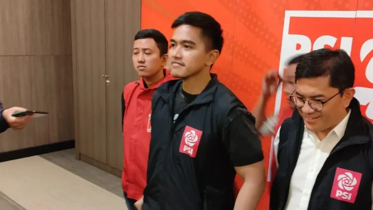Kaesang Tiba di Kantor PSI, Netizen dan KPK Terus Mencari Klarifikasi