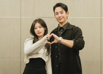 Jung Hae In Ungkap Spoiler Adegan Terbaik Jung So Min di Drama ‘Love Next Door’
