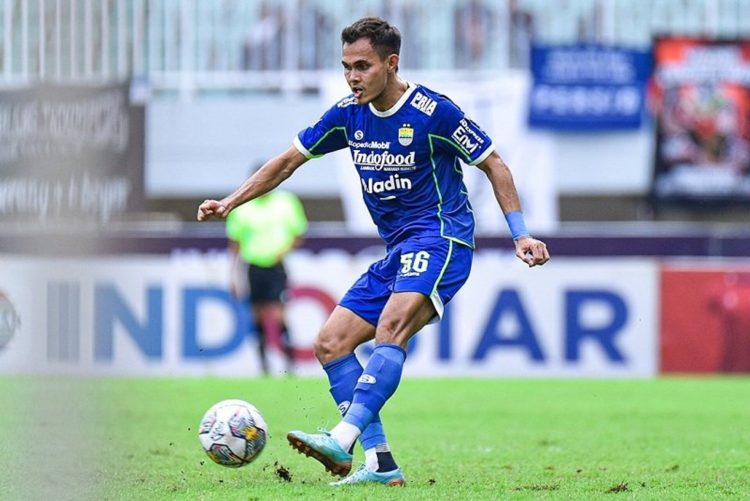 Rezaldi Hehanussa Resmi Perpanjang Kontrak dengan Persib Bandung hingga 2026