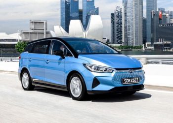 Pengumuman! Blue Bird Jual Mobil Listrik BYD e6 Eks Taksi dengan Harga Second Menarik