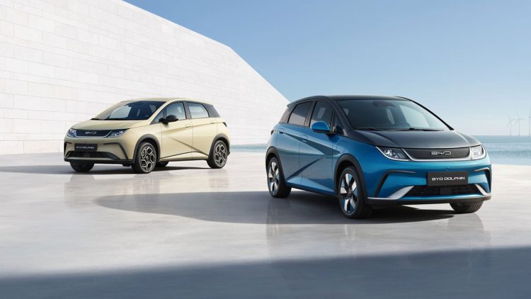 TANGGUH MANA? Komparasi Antara BYD Dolphin dan Wuling Binguo EV