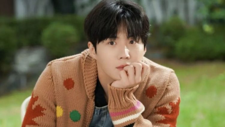 Kim Seon-ho Resmi Hengkang dari SALT Entertainment, Bergabung dengan Agensi Song Joong-ki?