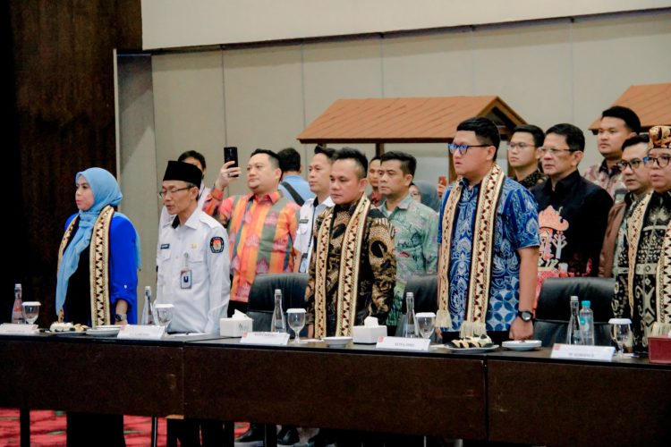 Bawaslu Lampung Hadiri Rapat Pleno Terbuka Penetapan Gubernur dan Wakil Gubernur Terpilih