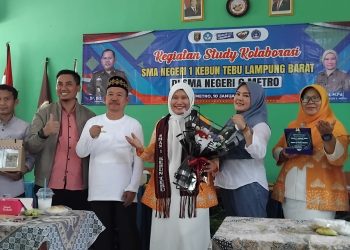 SMA Negeri 1 Kebuntebu Kunjungi SMA Negeri 6 Metro untuk Studi Kolaborasi