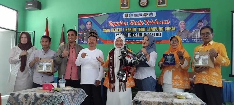 SMA Negeri 1 Kebuntebu Kunjungi SMA Negeri 6 Metro untuk Studi Kolaborasi