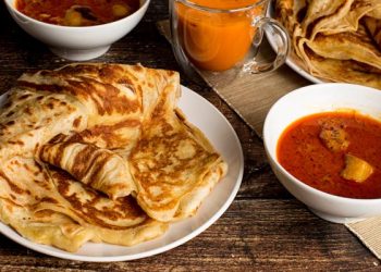 Cara Membuat Roti Canai dengan Kuah Kari Khas India
