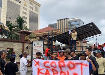 PERMAHI Lampung Gelar Aksi di Mabes Polri, Desak Kapolri Ungkap Kasus 4 Tahanan Kabur dan Copot Kapolda Lampung