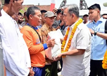 Ketua MPR RI Ahmad Muzani Salurkan Bantuan untuk Korban Banjir di Lampung Selatan