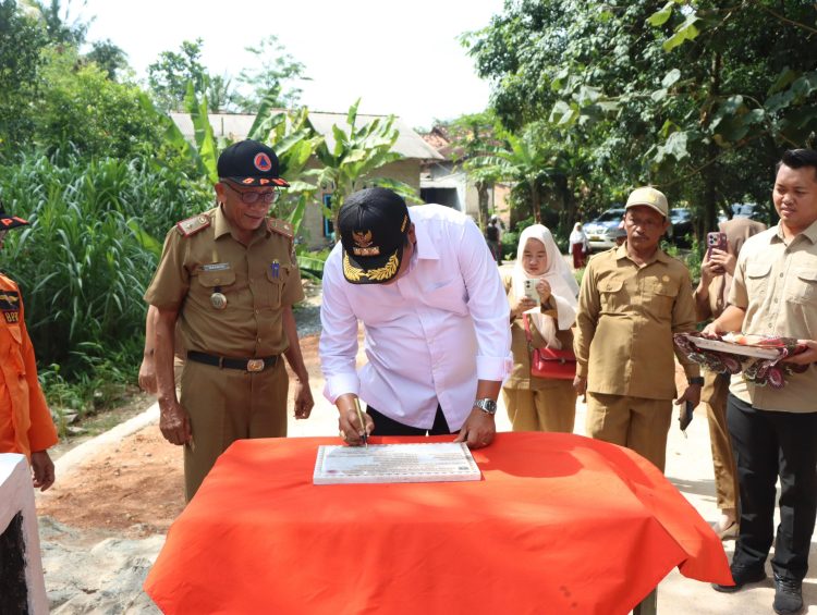 Bupati Musa Ahmad Resmikan Jembatan Baru di Kampung Terbanggi Besar