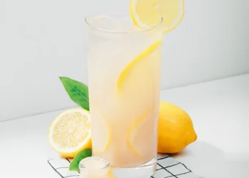 Cara Membuat Es Yakult Lemon Segar dan Mudah