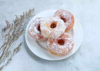 Resep Donat Kentang Empuk dengan Topping Variasi