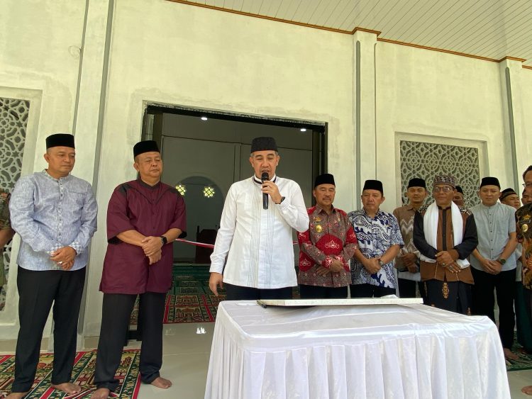 Masjid Al-Muttaqin diresmikan, Bupati Pesawaran Ajak Jajaran Makmurkan Rumah Ibadah