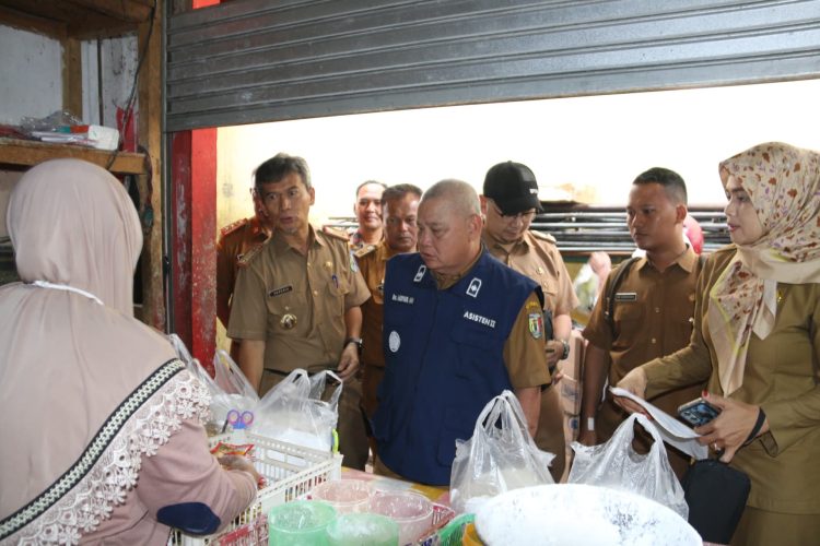 Tim Monitoring Cek Harga Kebutuhan Pokok Jelang Ramadan dan Idulfitri