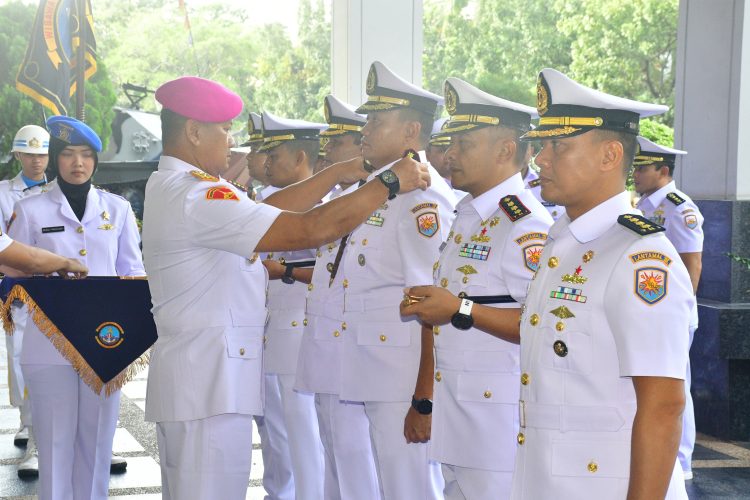 Tongkat Komando Danlanal Lampung Resmi Berganti