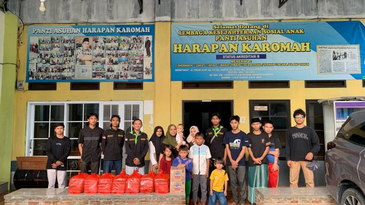 Yayasan Alfian Husin dan Sedulur Mirza Bagikan 100 Nasi Kotak untuk Panti Asuhan dan Warga Bandar Lampung