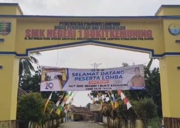 Lantunan Shalawat Iringi Penutupan Sanlat Ramadan di SMKN 1 Bukit Kemuning