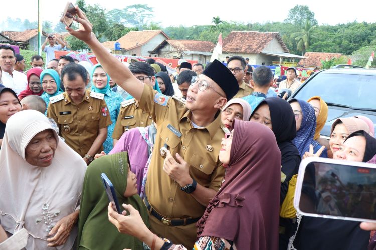 Gubernur Lampung dan Bupati Lampung Utara Resmikan Groundbreaking Perbaikan Jalan di Abung Timur