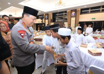 Kapolri Gelar Buka Puasa Bersama dan Berbagi Takjil, Perkuat Sinergi dengan Media & Masyarakat