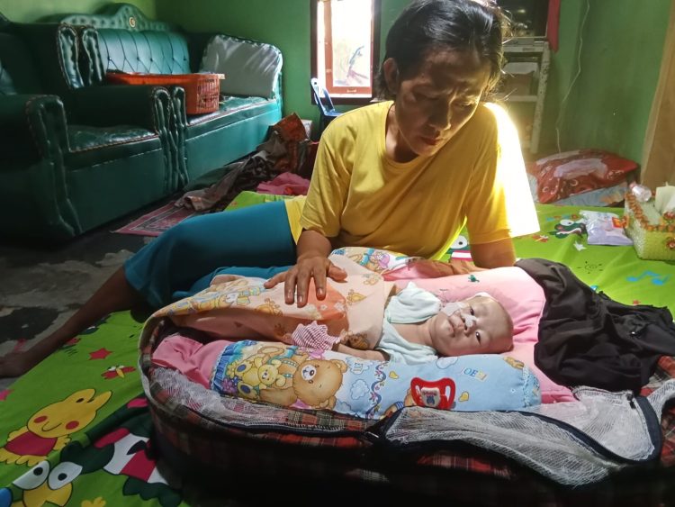 Di Tengah Keterbatasan, Fais Jaya Berjuang Melawan Penyakit Jantung Bocor dan Paru-Paru Kempes