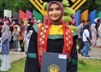Beasiswa Kedokteran Lampung Barat Berbuah Hasil: Syafira Hasna Afifah Resmi Wisuda