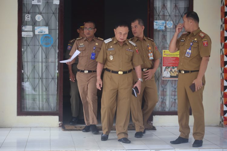 Wabup Mad Hasnurin Lakukan Sidak, Pastikan Kedisiplinan ASN dan Honorer di Lampung Barat