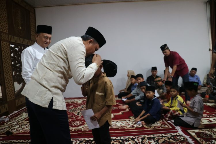 Parosil Mabsus: Insentif Guru Ngaji untuk Membentuk Generasi Berakhlak Mulia
