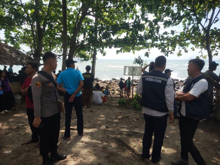 Tragedi di Pantai Lampung Selatan: 8 Anak Tenggelam, 3 Meninggal dan 1 Masih Hilang