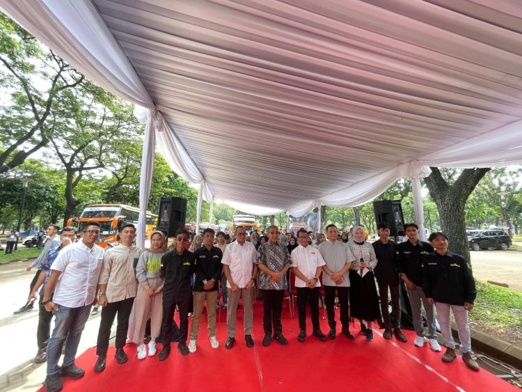 Ketua MPR RI Ahmad Muzani Lepas Rombongan Mudik Gratis ke Lampung