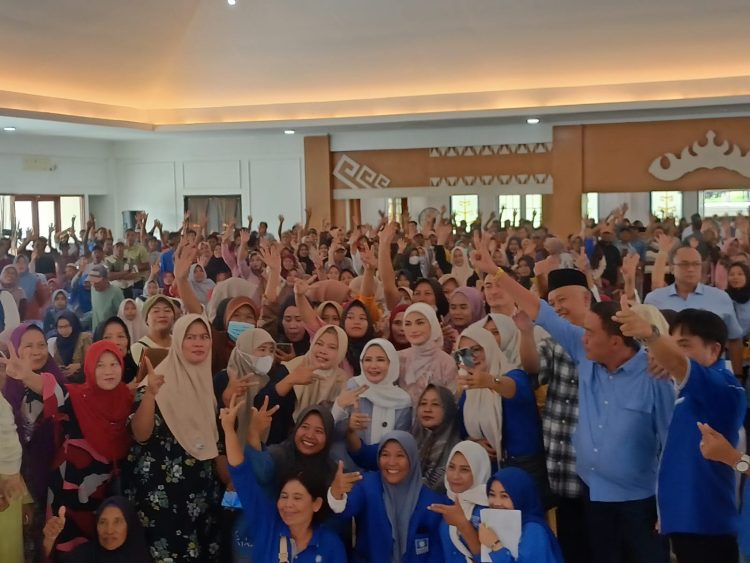 Putri Zulkifli Hasan Sapa Ribuan Warga Pesawaran dalam Kunjungan Dapil