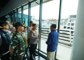 Kapolri Tinjau Pelabuhan Merak, Kebijakan Diskon Tiket dan WFA Efektif Urai Kepadatan