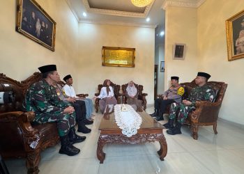 Kapolri Berikan Penghargaan Rekpro Bintara kepada Sepupu Briptu Anumerta Ghalib