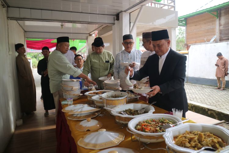 Wakil Bupati Lampung Barat Ajak Masyarakat Perkuat Kebersamaan di Hari Raya Idul Fitri 1446 H