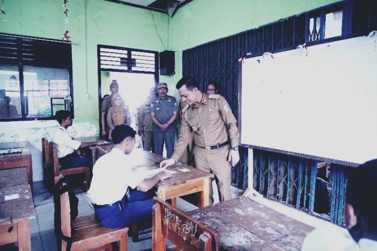 Bupati Pringsewu Tinjau Langsung SD dan SMP Negeri, Pastikan Proses Belajar Optimal