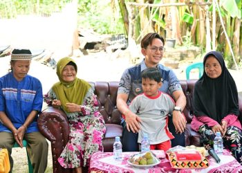 Rumah Roboh Diterjang Angin, Sumarni Dapat Bantuan RTLH dari Bupati Lampung Selatan