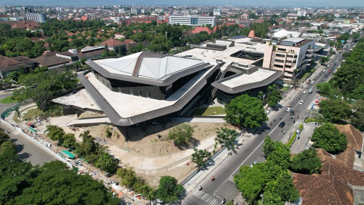 Waskita Karya Bangun Masa Depan Lewat Pendidikan: Dari SD ke Kampus Bertaraf Internasional