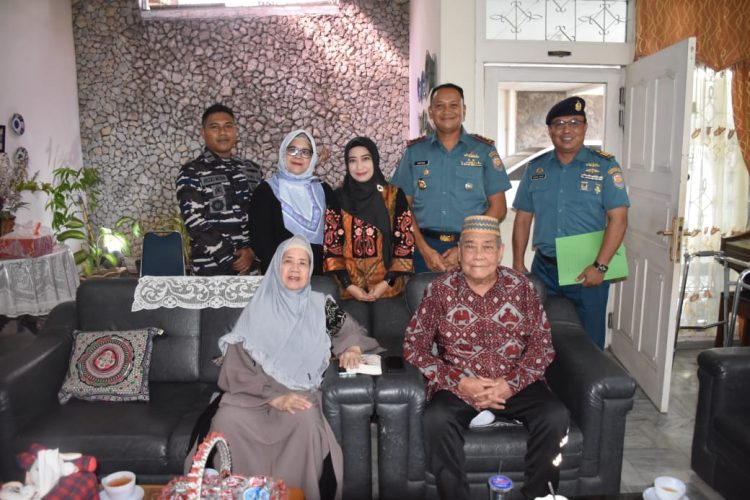 Jelang HUT ke-60, Lanal Lampung Tabur Kepedulian Lewat Anjangsana