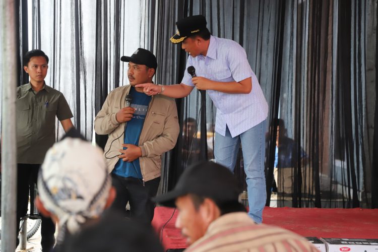 Parosil Salurkan Bantuan Alat Pertanian di Suoh: Langkah Nyata Dukung Swasembada Pangan