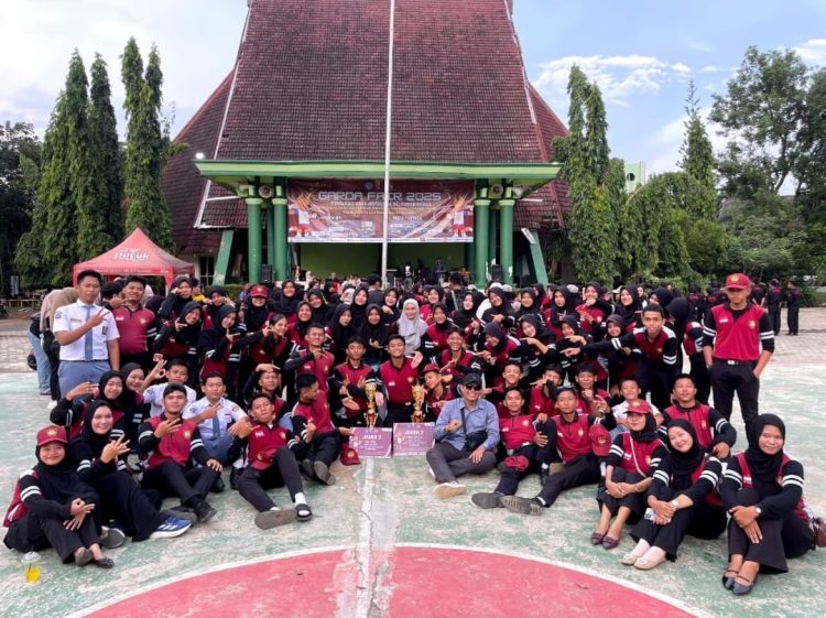 Gemilang di Garda Fair 2025, SMA Negeri 2 Kalianda Boyong Dua Piala Sekaligus