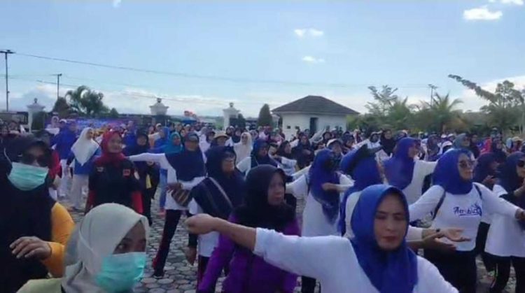 Ribuan Warga Padati Senam Sehat Bersama DPD PAN Pesawaran, Dukung Paslon Nanda-Anton Jelang PSU