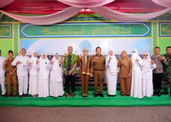 Wagub Jihan Nurlela Tegaskan Pentingnya Empati dan Etika Profesi dalam Capping Day Mahasiswa Keperawatan STIKES Baitul Hikmah