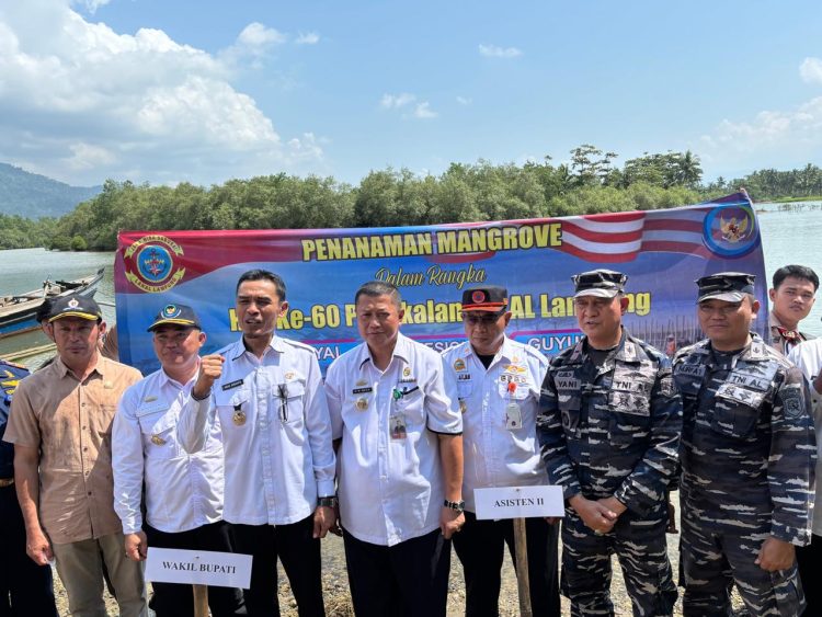Pemkab Tanggamus Tanam Mangrove di Pematang Sawa: Komitmen Nyata Lindungi Pesisir dari Abrasi