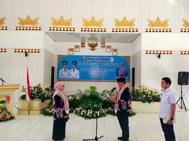 Bupati Tanggamus Kukuhkan Tim Pembina Posyandu 2025–2030, Salurkan Bantuan untuk Ribuan Kader Kesehatan