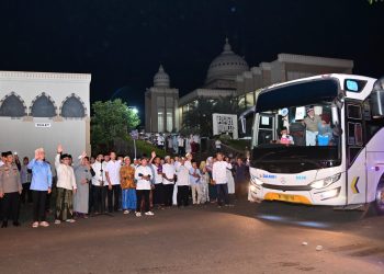 Harunya Pelepasan 388 Jemaah Haji Lampung Selatan: Bupati Egi Iringi Langsung Menuju Tanah Suci