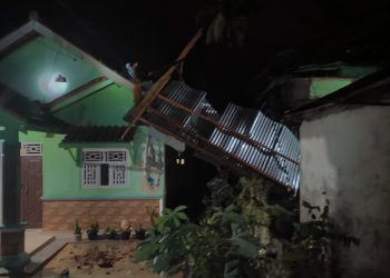 Puting Beliung Terjang Kota Agung Tanggamus, Empat Rumah Rusak Parah Jelang Magrib