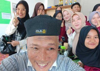 Puisi Lokal, Apresiasi Nasional: Mahasiswa UMKO Pilih Karya Isbedy untuk Kajian Sastra