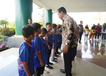Bupati Pringsewu Lepas SSB Bintang Muda Purwodadi ke Kejurnas Sepak Bola U-10 di Bogor