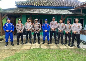 Polri Kawal Ketat Distribusi Logistik PSU ke Pulau Pahawang, Tegakkan Demokrasi Aman dan Transparan